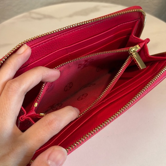 Tory Burch Large Pink Leather Zip Wallet - Picture 9 of 12